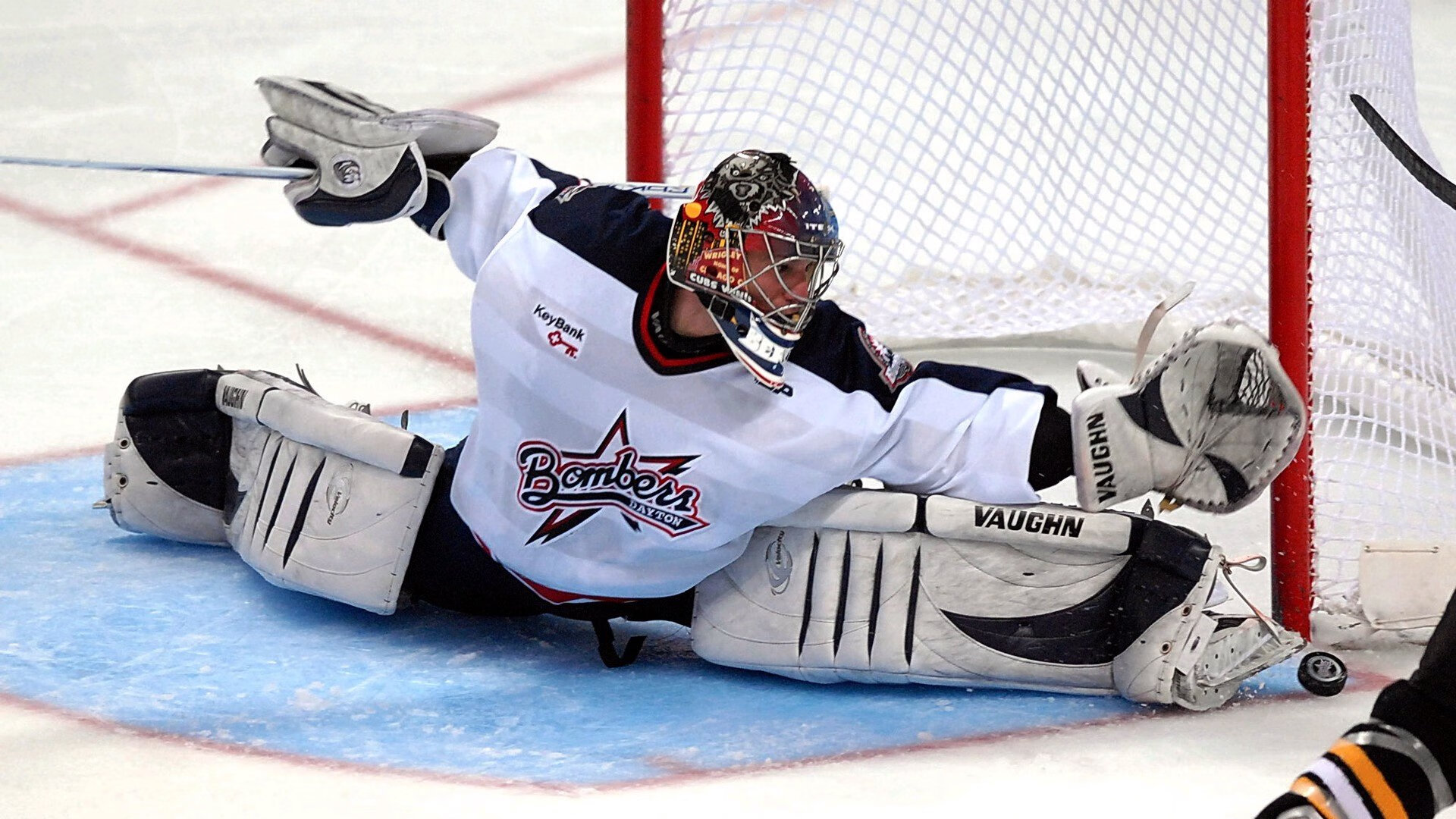 “新都香城赛场,福乐球选手火力全开!”